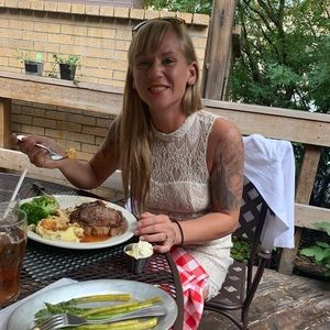 Meet your Posher, Katelin